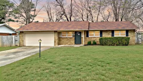 2106 Ina Ave, Springdale, AR 72762