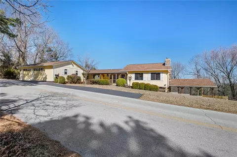 18960 Coppermine Rd, Rogers, AR 72756