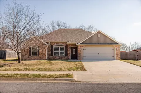 1631 Citation Ln, Prairie Grove, AR 72753