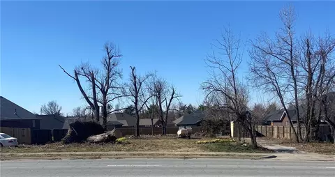 1512 S Dixieland Rd, Rogers, AR 72758