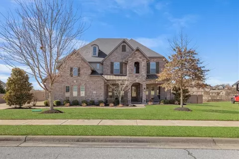 303 Torrance Dr, Cave Springs, AR 72718