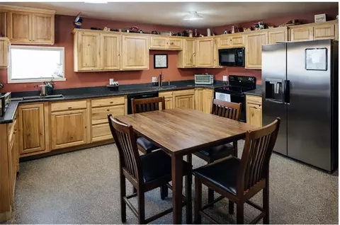 9101 E State Highway 90, Pineville, MO 64856