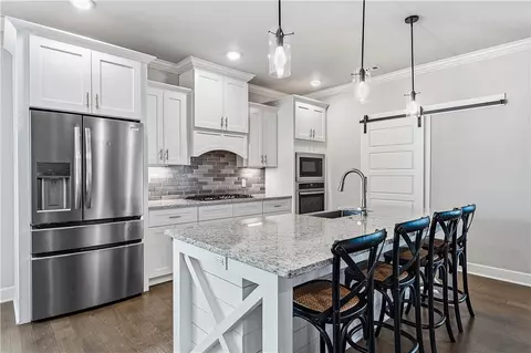 Kitchen - 951 Silver Maple St, Centerton, AR 72719 photo 2 of 3