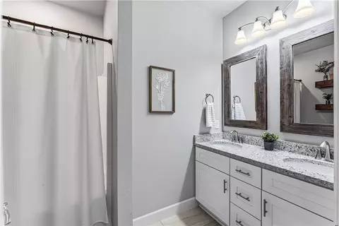 Bath - 951 Silver Maple St, Centerton, AR 72719 photo 4 of 4