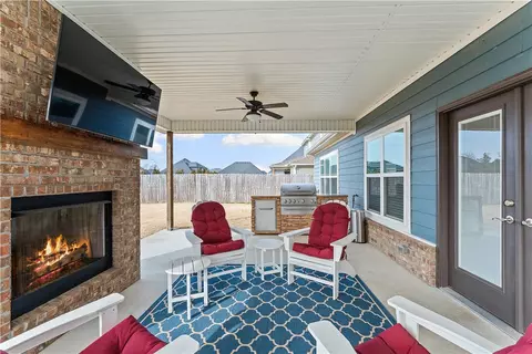 Exterior - 951 Silver Maple St, Centerton, AR 72719 photo 5 of 11