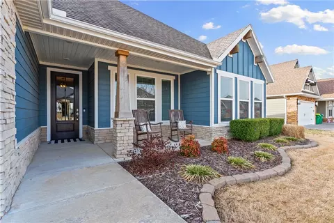 Exterior - 951 Silver Maple St, Centerton, AR 72719 photo 3 of 11