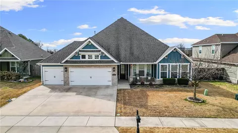 951 Silver Maple St, Centerton, AR 72719