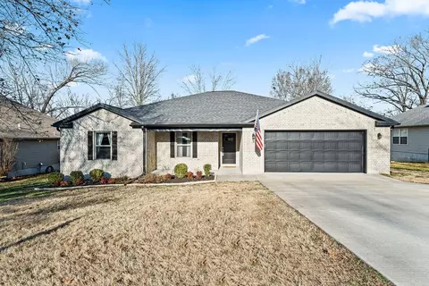 8 Charing Dr, Bella Vista, AR 72714