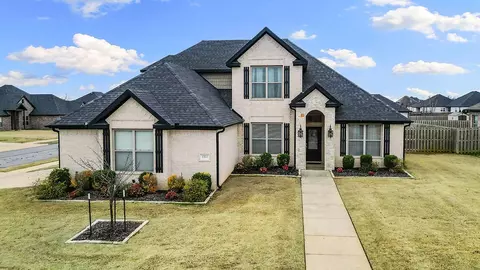 1351 Little Osage Ln, Bentonville, AR 72713