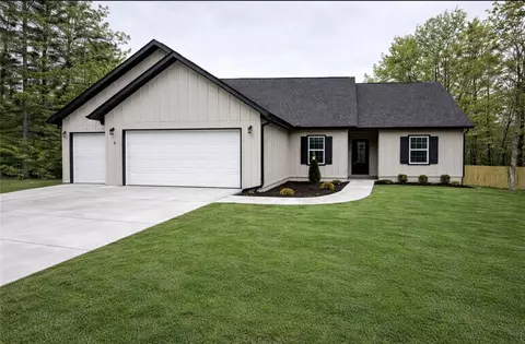 1 Yarrow Ln, Bella Vista, AR 72715