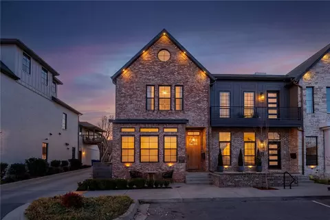 226 SE B St, Bentonville, AR 72712