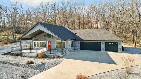 45 May Ln, Bella Vista, AR 72715