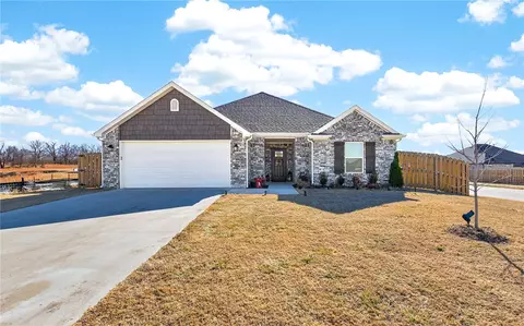 1201 Greendale Ave, Lowell, AR 72745