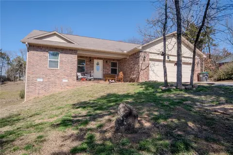 197 Pebble Branch Ln, Russellville, AR 72802