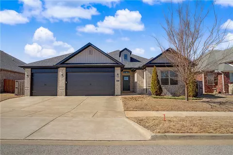 615 N Phoenix Rd, Fayetteville, AR 72704
