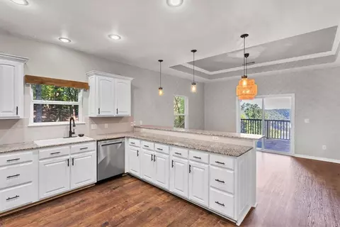 Kitchen - 22490 Derik Rd, Springdale, AR 72764 photo 2 of 2
