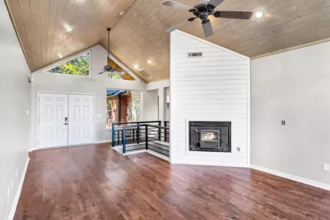 Living - 22490 Derik Rd, Springdale, AR 72764 photo 3 of 4