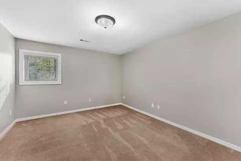Bedroom - 22490 Derik Rd, Springdale, AR 72764 photo 2 of 3