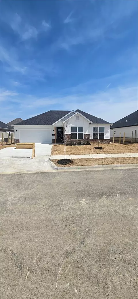 440 S Calico, Fayetteville, AR 72704