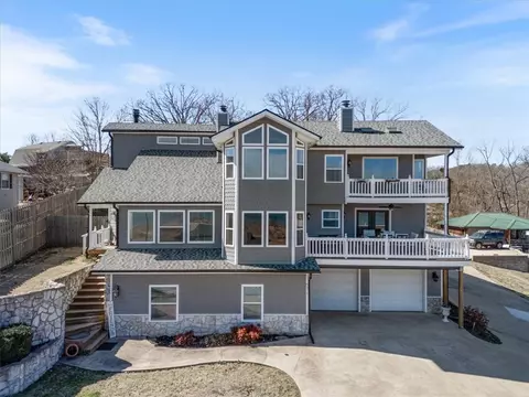 8271 S Lakeshore Dr, Rogers, AR 72756