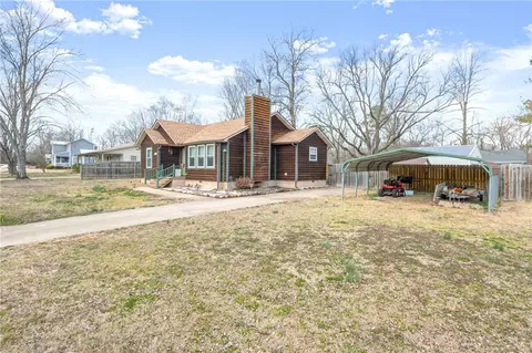 250 W Yoes Pl, Fayetteville, AR 72701