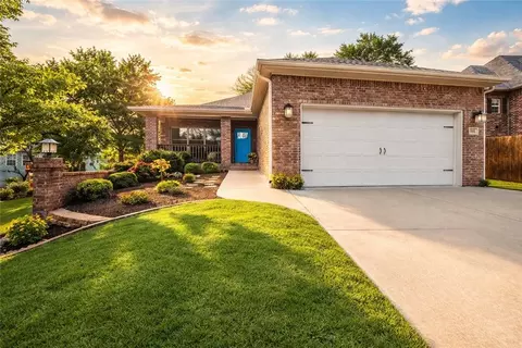 505 NW J St, Bentonville, AR 72712