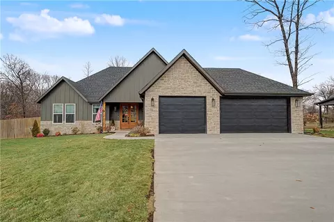 4 Scotch Broom Pl, Bella Vista, AR 72715