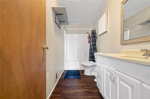 Bath - 176 Carr Ct, Harrison, AR 72601 photo 2 of 3