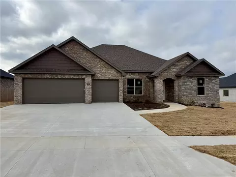 206 Doral Dr, Cave Springs, AR 72718