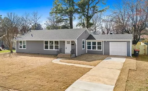 718 Maple Dr, Springdale, AR 72764
