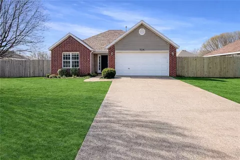 504 Emerald St, Lowell, AR 72745