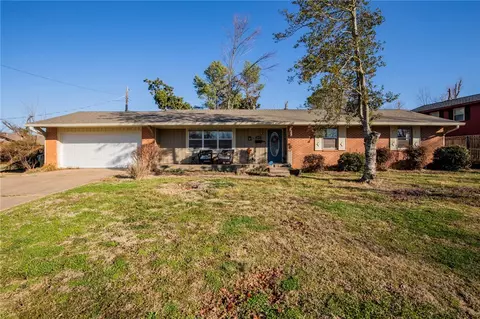 1305 W Birch Dr, Rogers, AR 72758