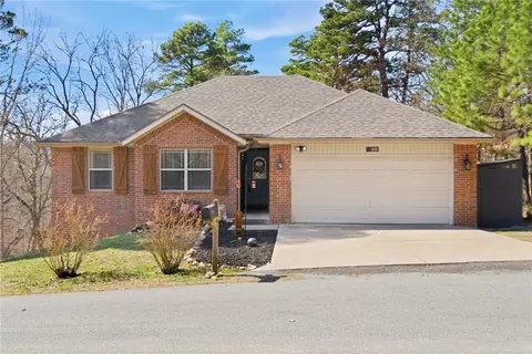 57 Melbourn Dr, Bella Vista, AR 72714