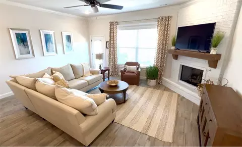 Living - 1307 Valle Ln, Springdale, AR 72762 photo 2 of 3