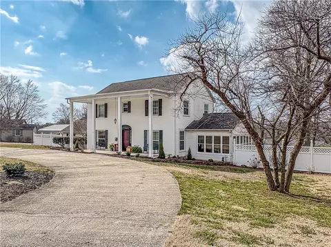 8 Westwood Dr, Harrison, AR 72601