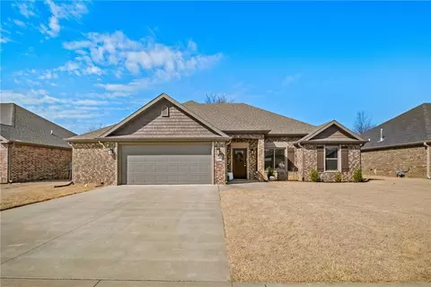 880 Bob Glen Cir, Centerton, AR 72719