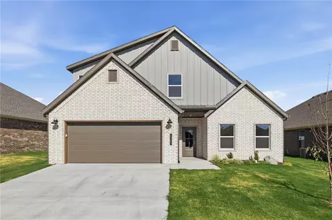 2303 N Lexington St, Siloam Springs, AR 72761