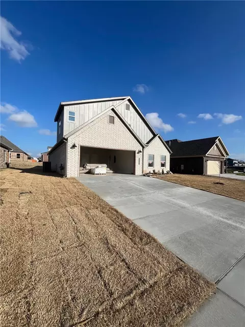 2303 Lexington St, Siloam Springs, AR 72761