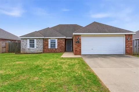 302 E Southpointe Ave, Rogers, AR 72758
