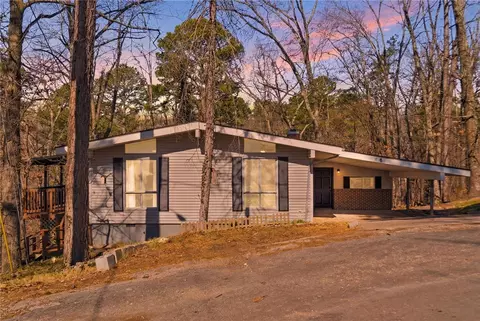 8 Platz Ln, Bella Vista, AR 72714