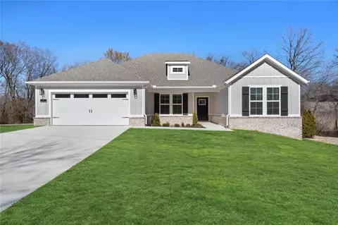 2 Ellwood Cir, Bella Vista, AR 72715
