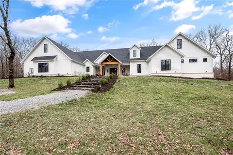 18246 Luedecke Rd, Gentry, AR 72734