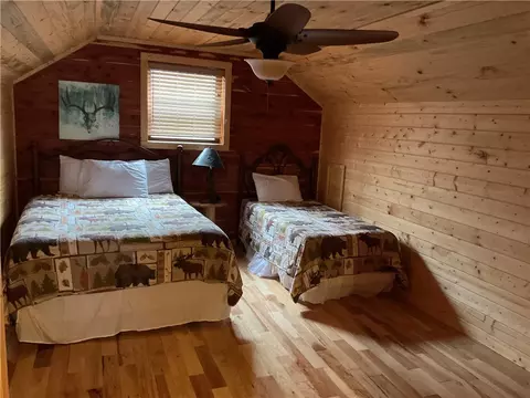 Bedroom - 27960 S Hwy 103, Compton, AR 72624 photo 3 of 4