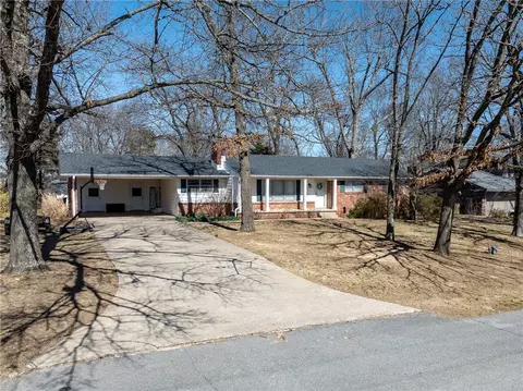 500 Lake Rd, Springdale, AR 72764