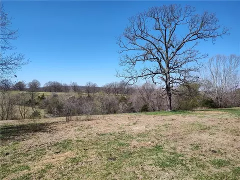 211 35 Parsons Rd, Springdale, AR 72764