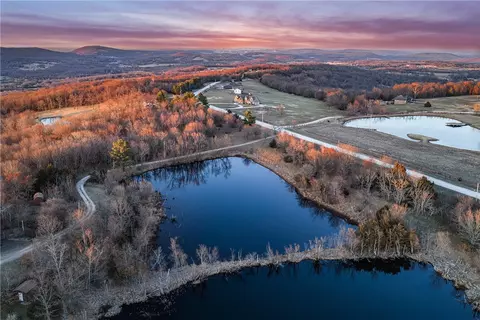 11487 Tony Mountain Rd, Fayetteville, AR 72701