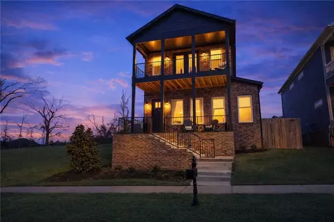 1054 Main St, Bentonville, AR 72712