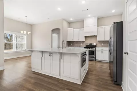 Kitchen - 4614 Hamlet St, Springdale, AR 72764 photo 1 of 2