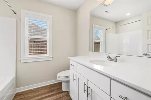 Bath - 4614 Hamlet St, Springdale, AR 72764 photo 2 of 2