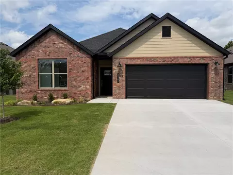 2302 Lexington St, Siloam Springs, AR 72761